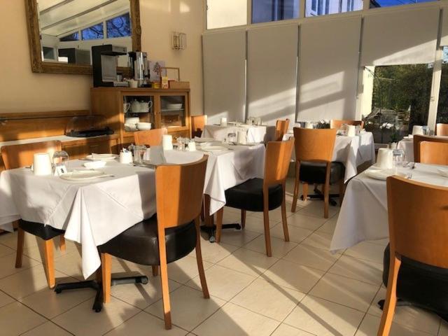 בראקנל Elizabeth House Hotel מראה חיצוני תמונה