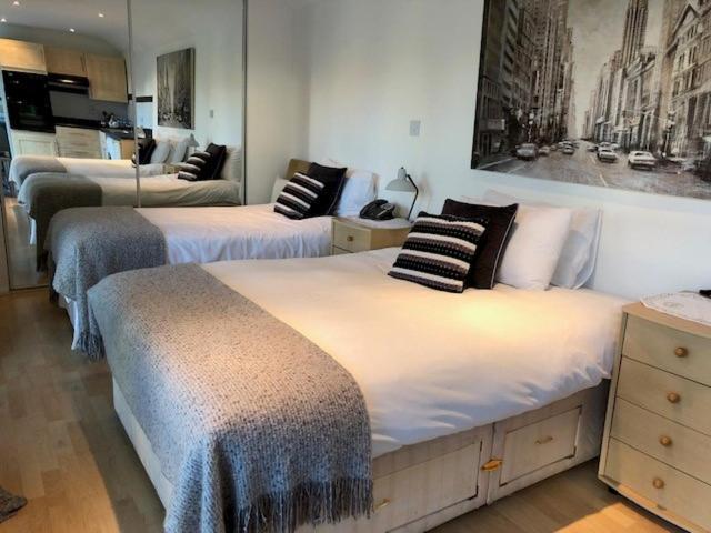 בראקנל Elizabeth House Hotel מראה חיצוני תמונה