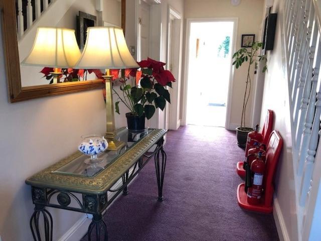 בראקנל Elizabeth House Hotel מראה חיצוני תמונה